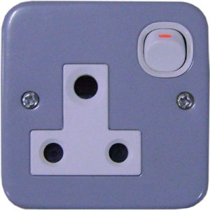 15A 3 Pin Round Switched Socket